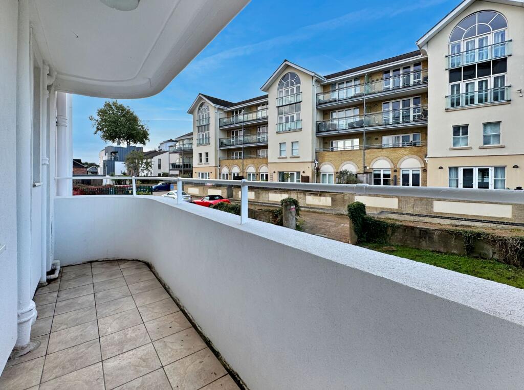 Apartment in Cowes, Isle of Wight - More