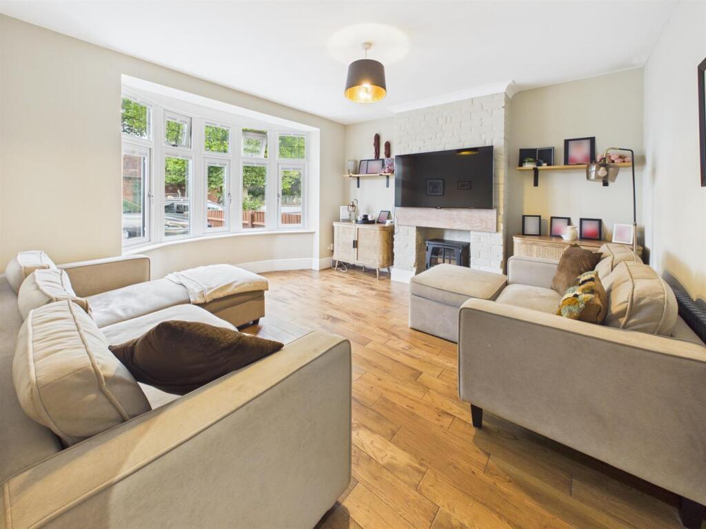 House in Gloucester - View 4