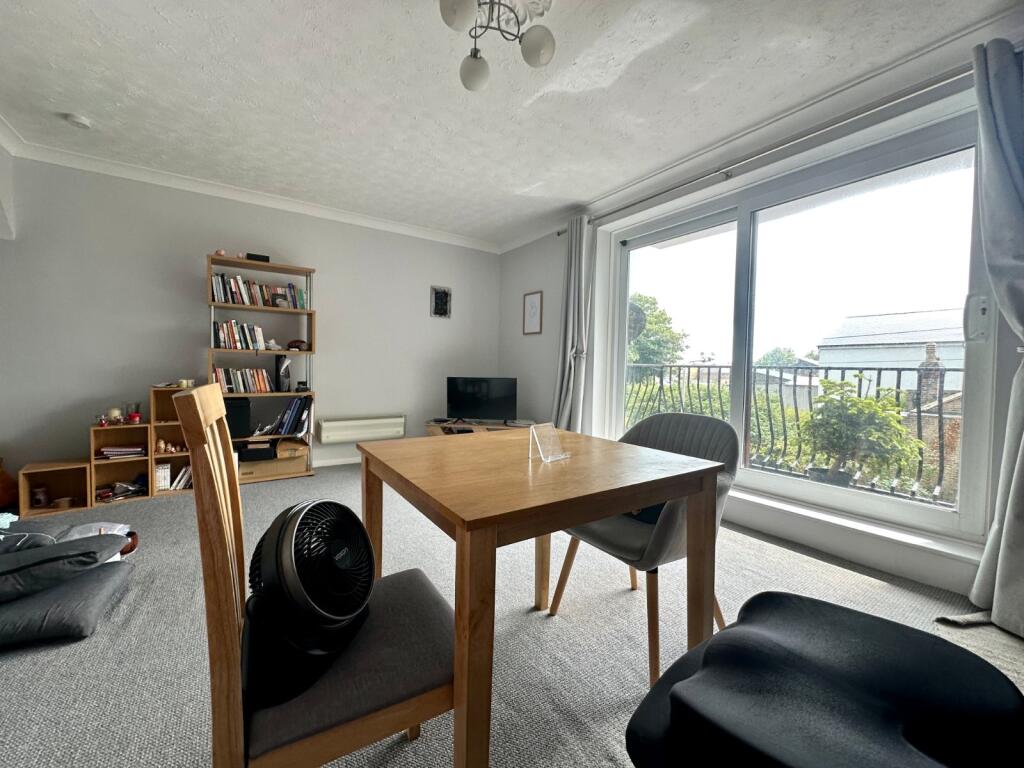 Apartment in Canterbury - View 5