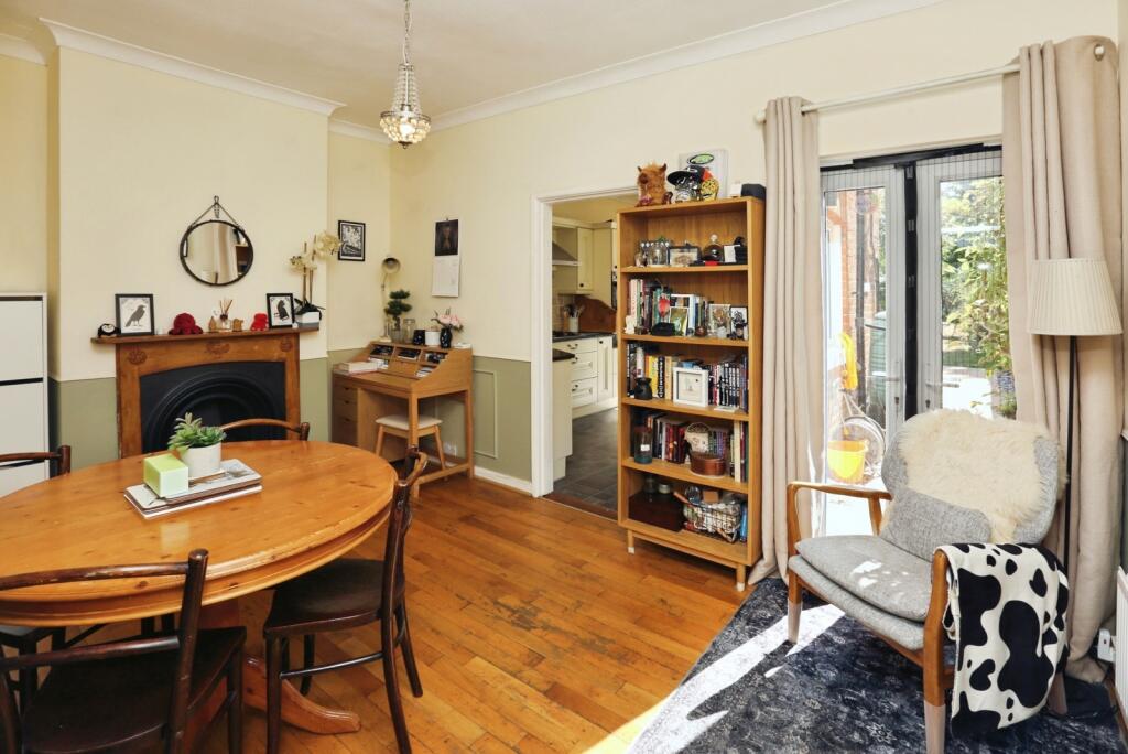 Hursley Road, Chandler's Ford, Eastleigh, Hampshire, SO53 photo 4