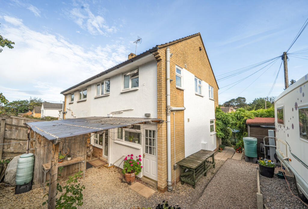 House in Gloucester - View 4