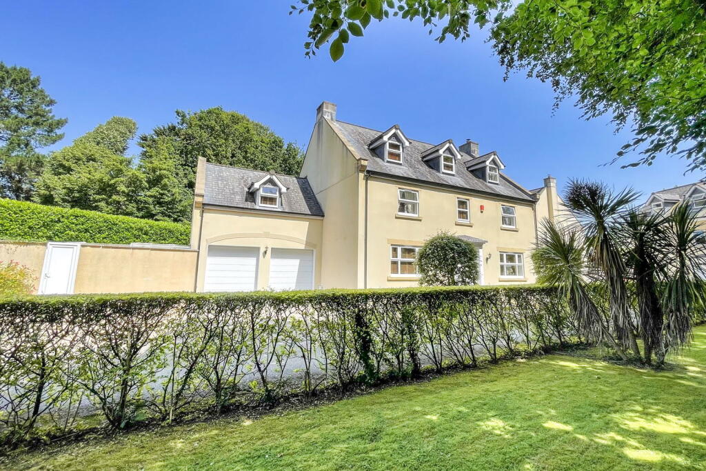 Main image of property: Jellicoe Road, Manadon Park, Plymouth, PL5 3UU