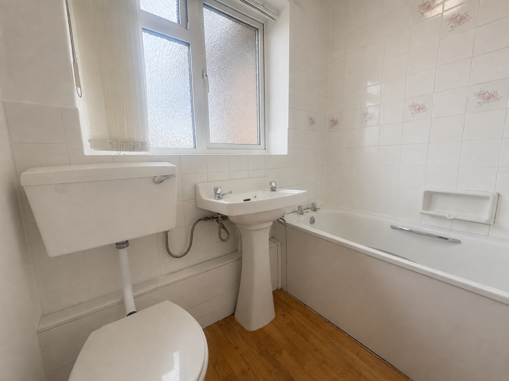 Apartment in Coventry - More