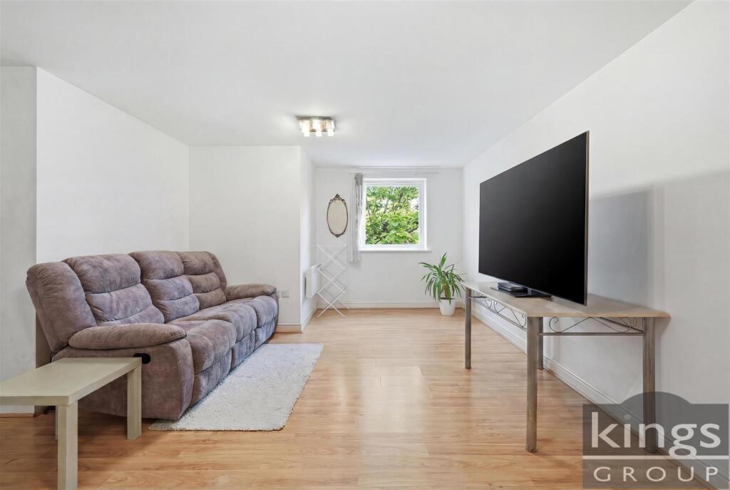 Apartment in London, Carterhatch, Southbury - View 3