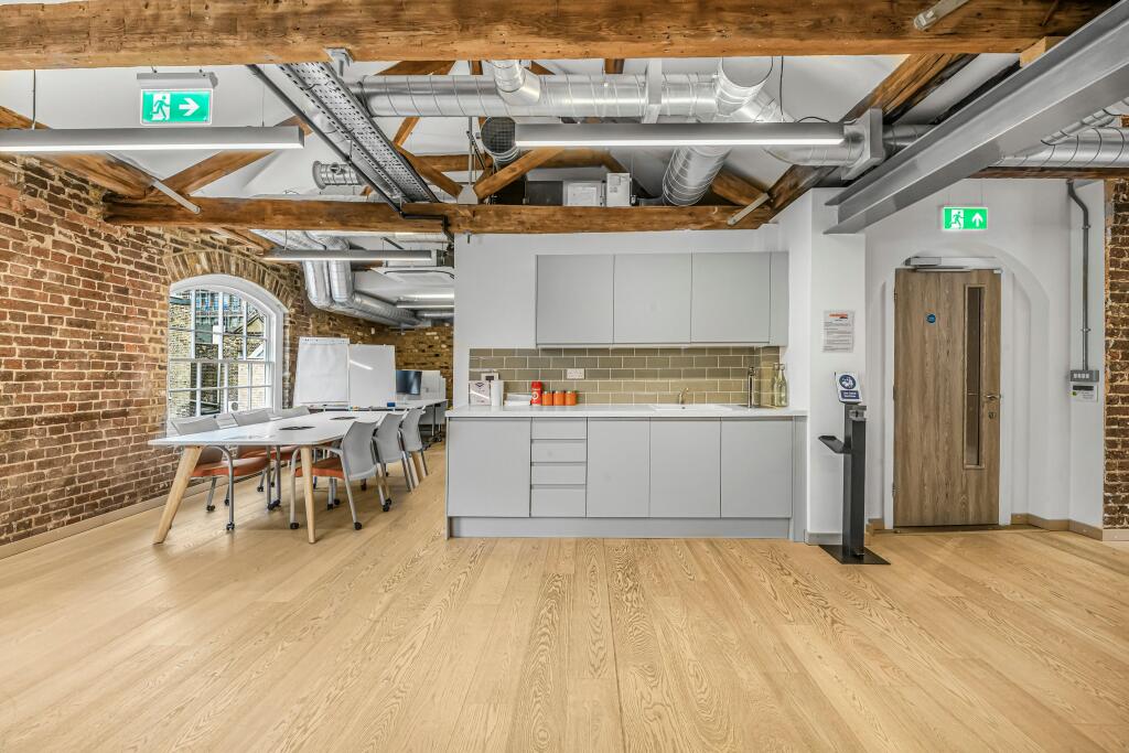 kitchen 1.jpg