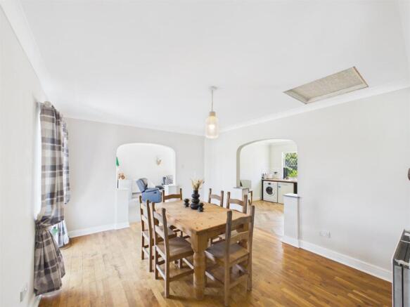Dining Room.jpg