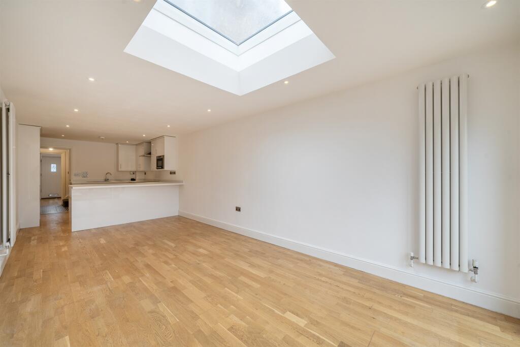 House in Maidenhead, North Town - View 4