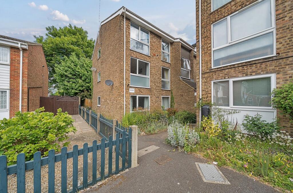 Main image of property: The Mall, Dunstable, Bedfordshire, LU5