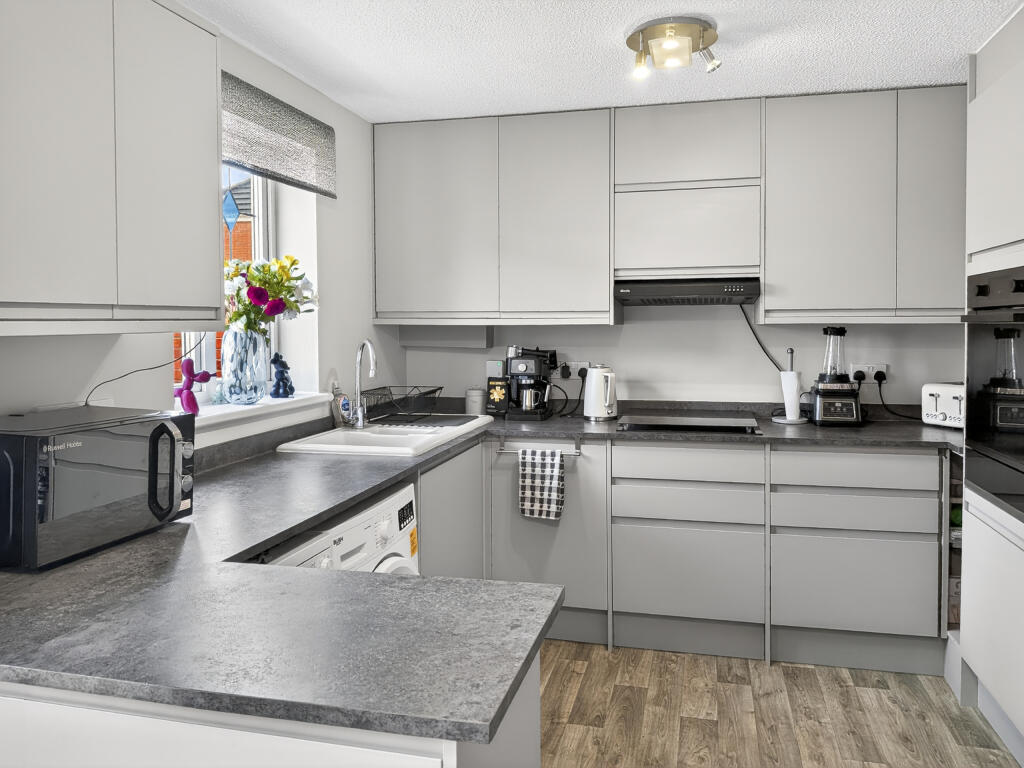 House in Mid Devon, Cullompton - More