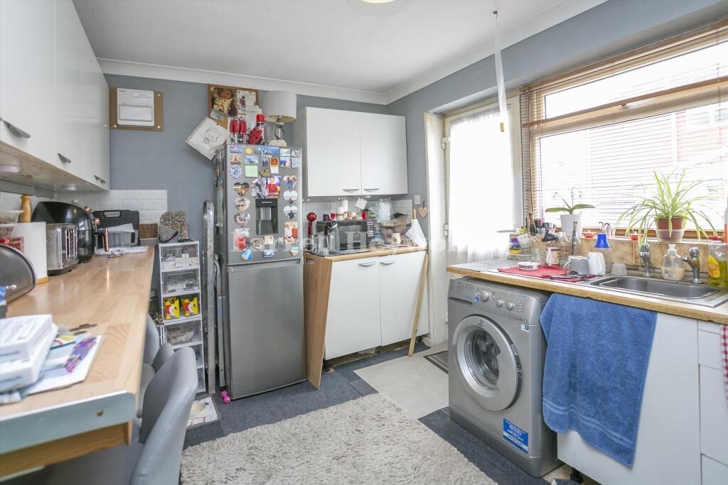 Rosedale Avenue, Heysham, Morecambe photo 4