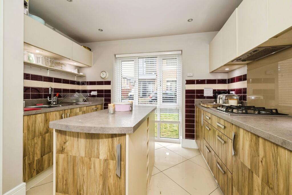 Kesteven Way, Corby, NN18 photo 4