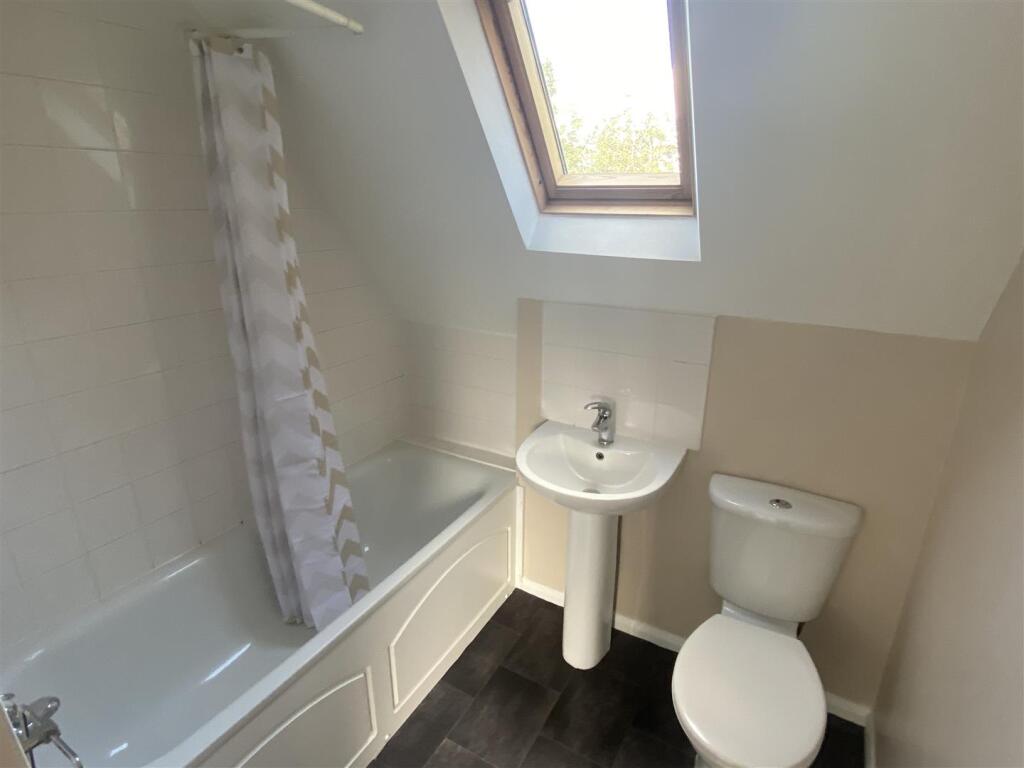 Additional image 15 of Roe Green Lane, Hatfield