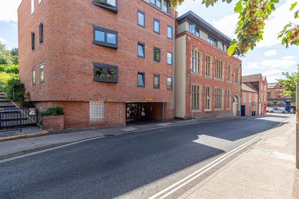 Apartment in Worcester, St Peters, Red Hill - More