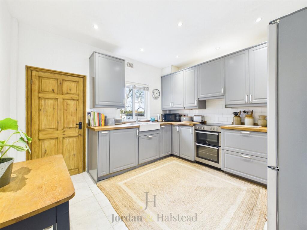 Delamere Road, Kingsley, Frodsham, Cheshire, WA6 photo 3