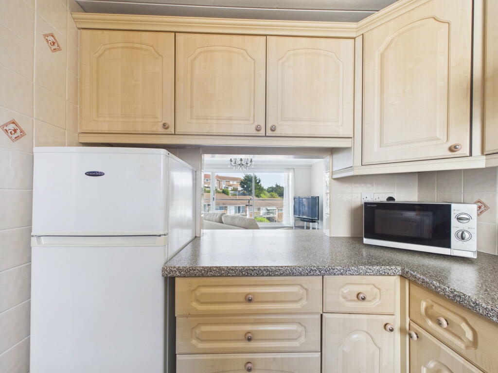 Apartment in Torquay - More