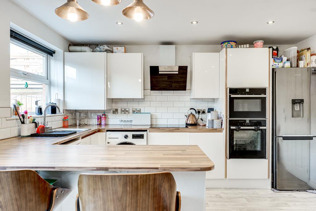 NN18 Conyger Close, Great Oakley - More