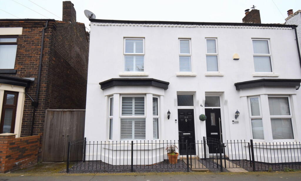 Main image of property: Liverpool Road, Widnes, WA8 7JB