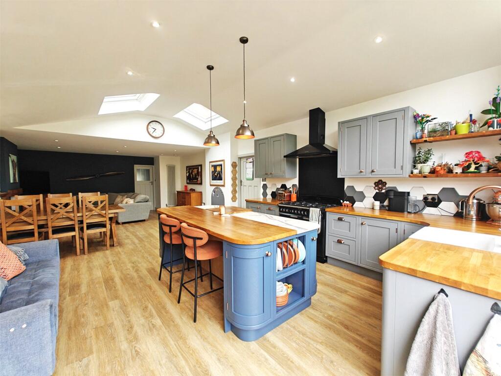 House in New Forest, Sway - View 4