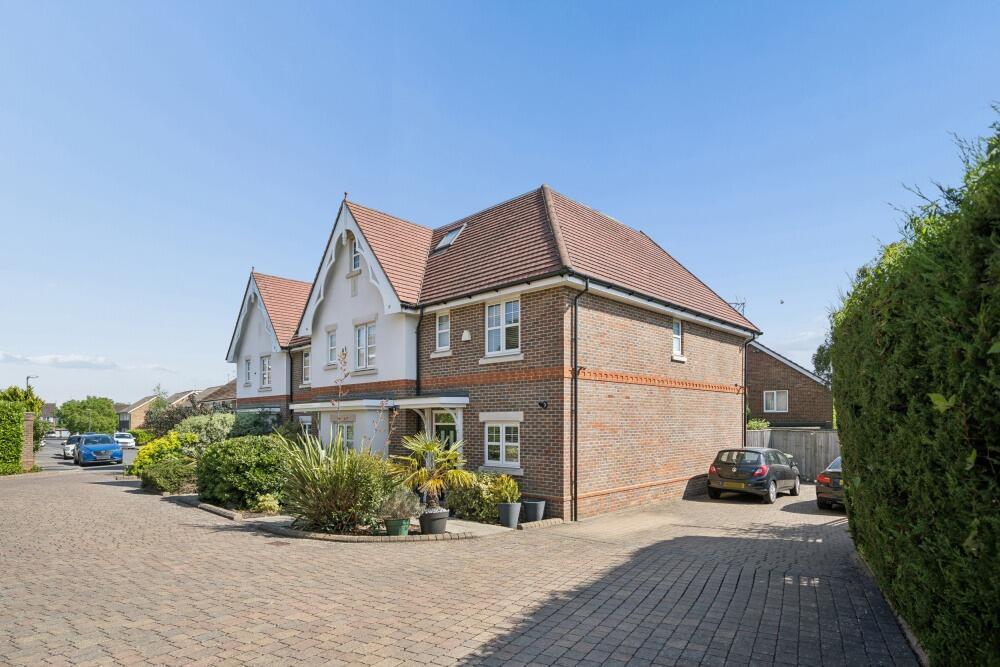 Main image of property: 4 Payton Gardens, Cookham