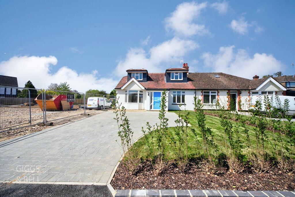 Main image of property: Ashcroft Road, Luton, Bedfordshire, LU2 9AX