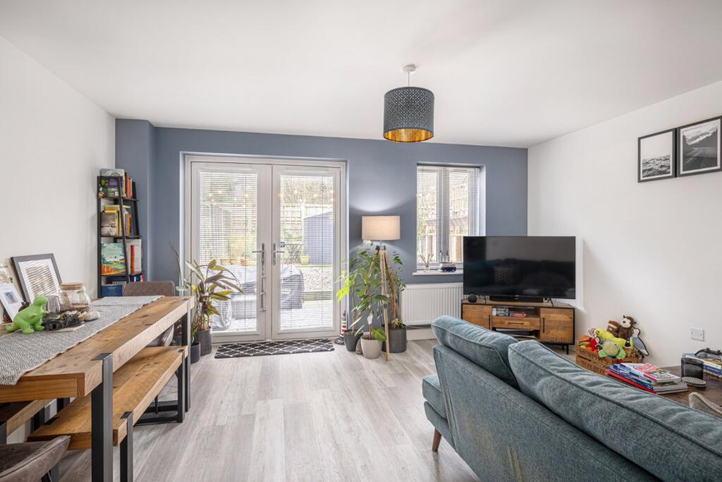 Violet Close, Stansted, Essex, CM24 photo 3
