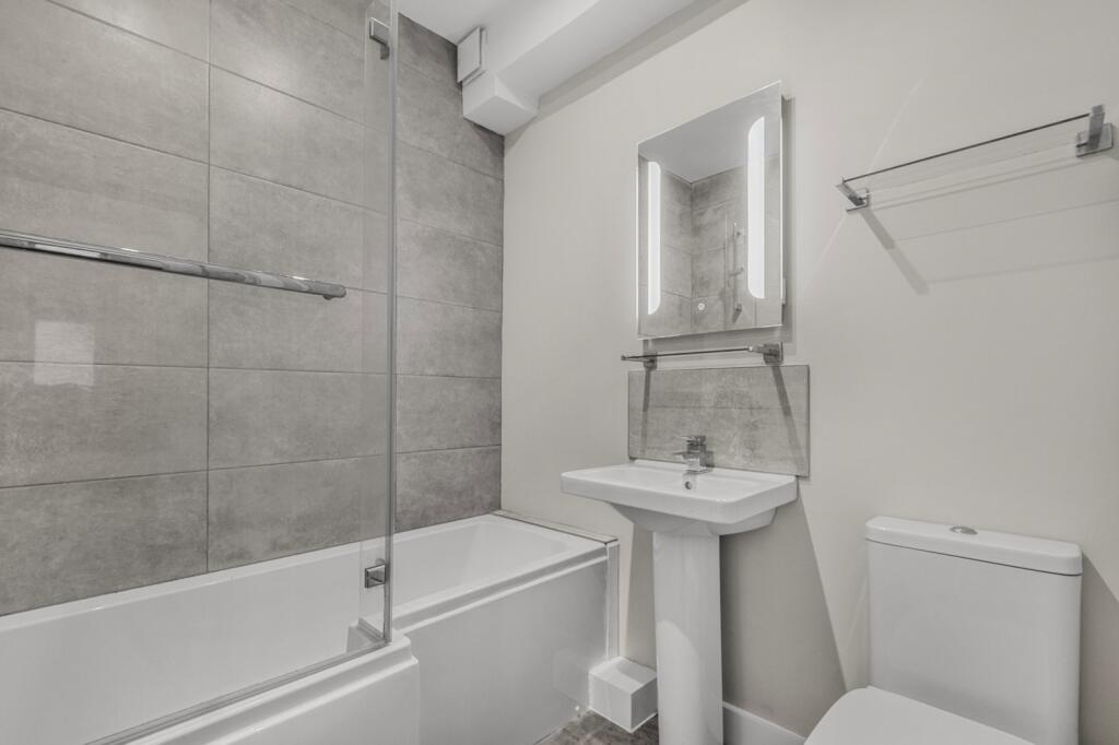 Apartment in London - View 4