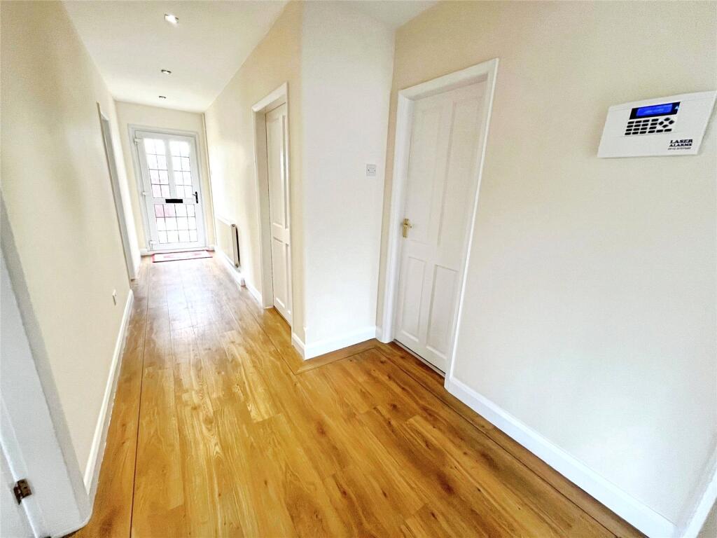 Kniveton Park, Ilkeston, Derby, DE7 - More