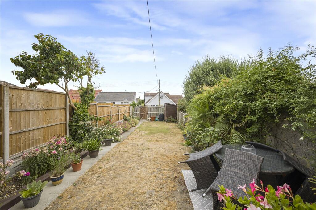 House in Swanley, Hextable - More