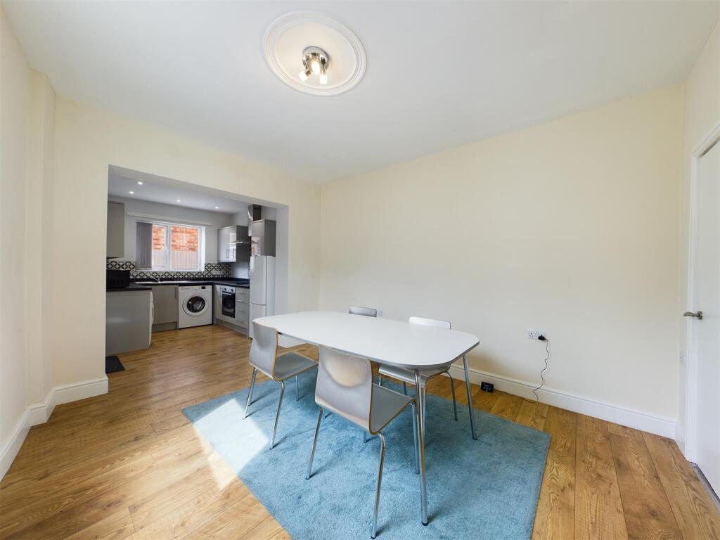 4 bedroom terraced house for rent