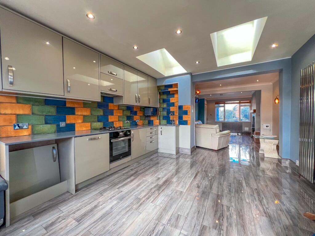 House in Elmbridge, Molesey - View 3