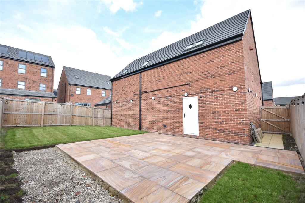 Lilac Close, Seacroft, Leeds, West Yorkshire photo 2