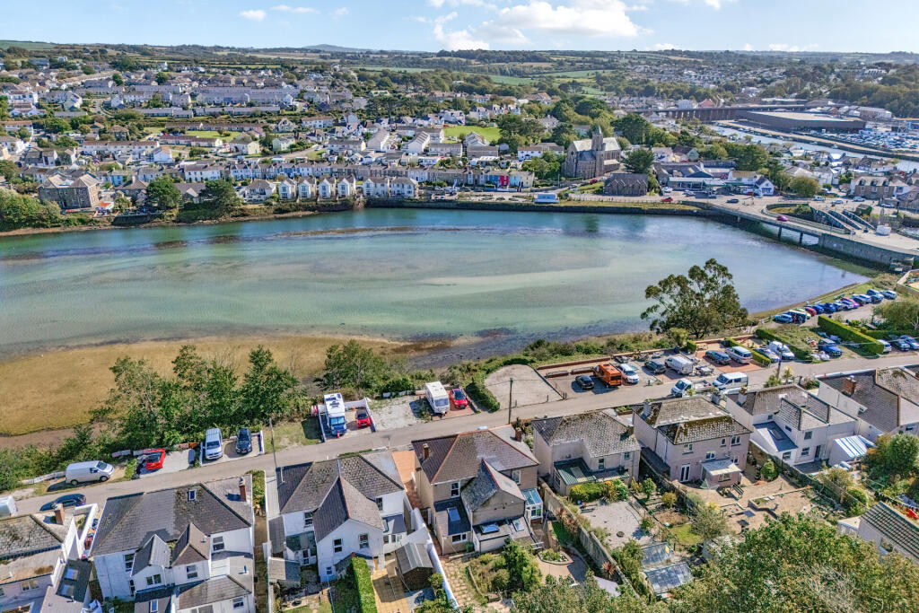 House in Hayle, Cornwall - More