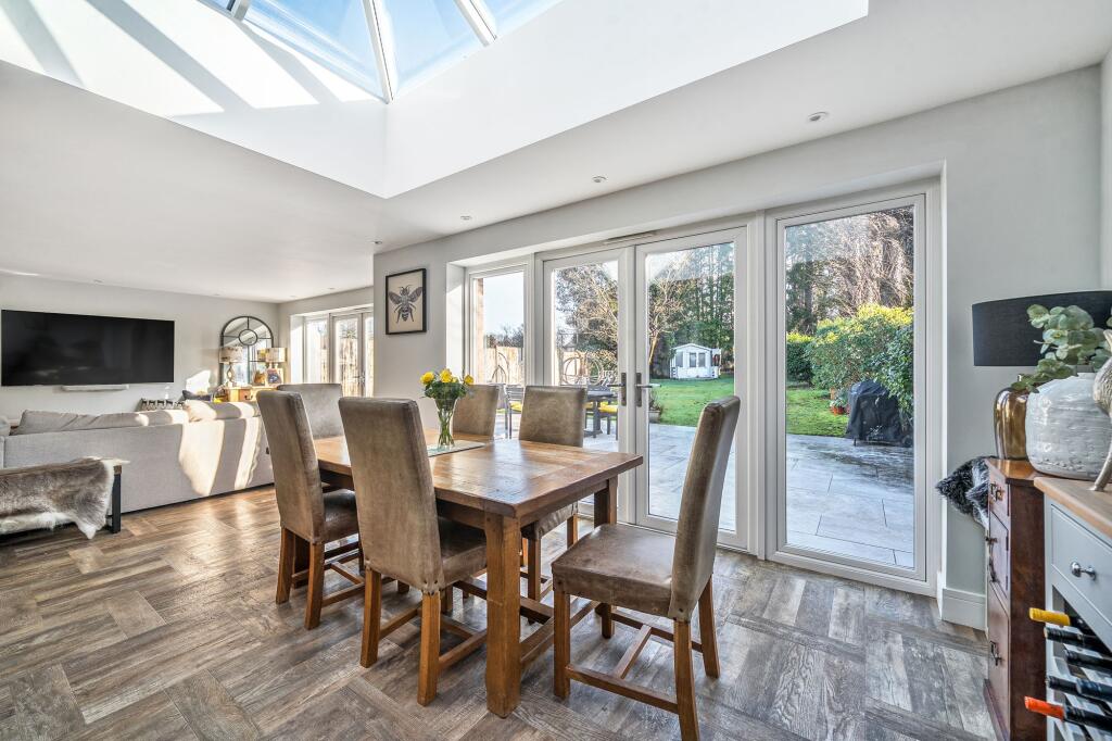 Frog Hall Drive, Wokingham, RG40 photo 3