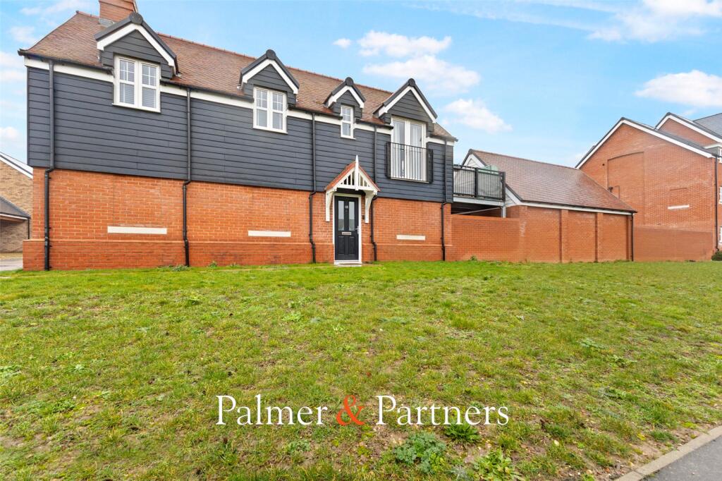 2-bed detached on Penguin Parade, Stanway, Colchester, Essex, CO3, £260,000