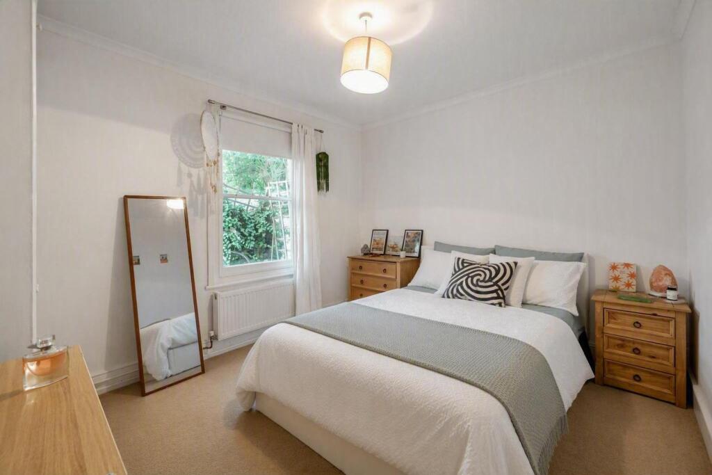 Apartment in London - View 3