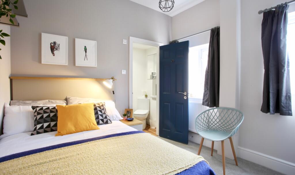 Main image of property: Gladstone Street