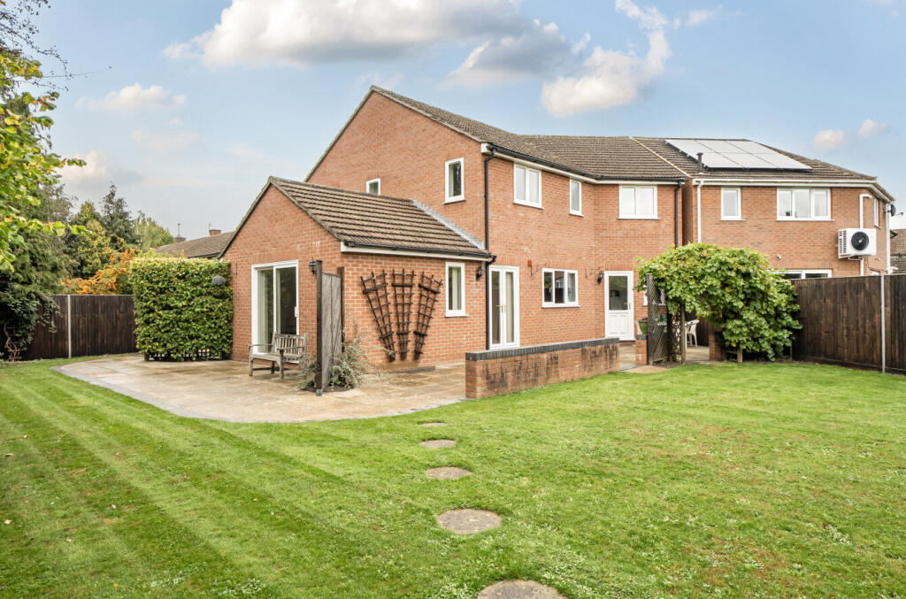 Main image of property: Calcot Close, Headington, Oxford