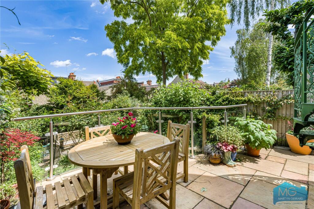 House in London - View 5