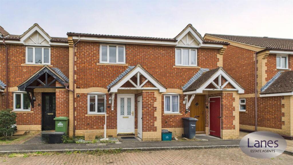 Main image of property: Pettys Close, Cheshunt