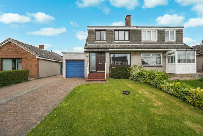Main image of property: 4 Holly Crescent, Dunfermline, KY11 8BT