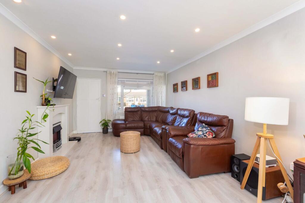 House in Maidenhead, Fishery - View 5