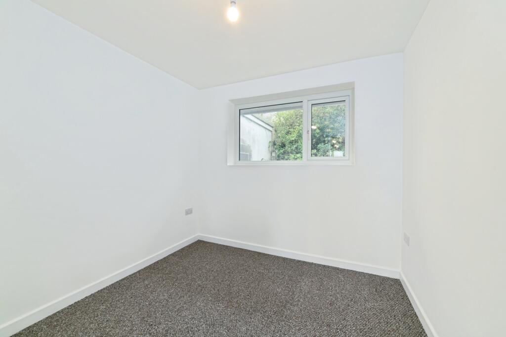 House in Goodwick, Fishguard and Goodwick - View 5
