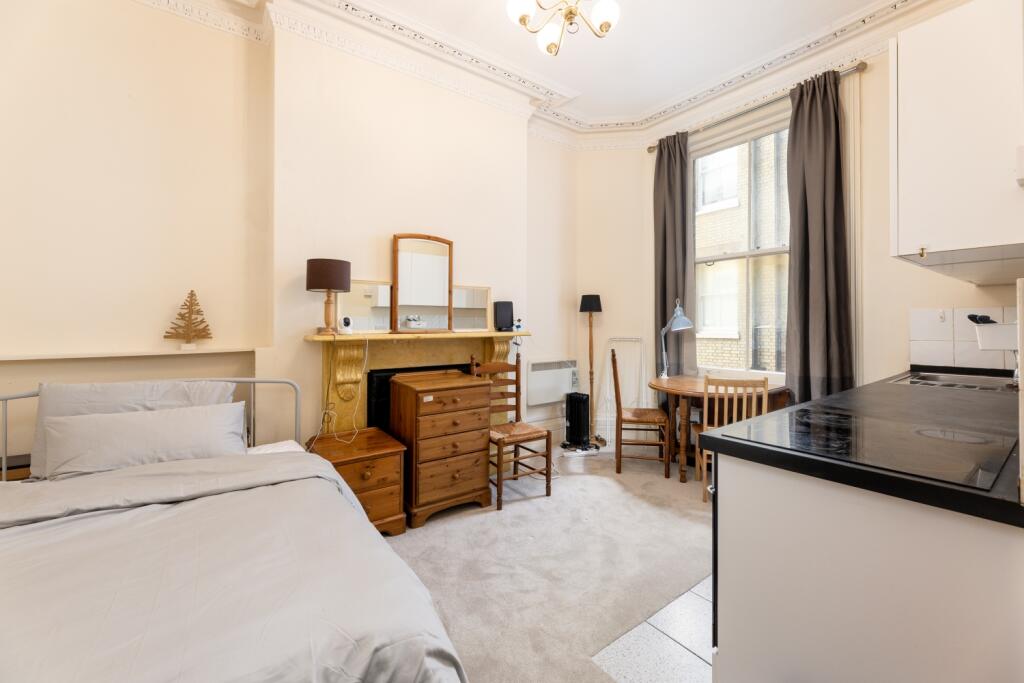 Studio flat for rent