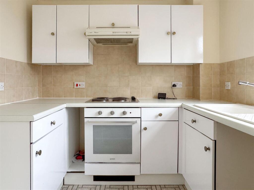 Apartment in Brighton - View 5