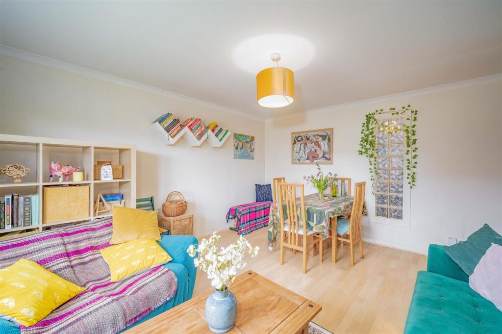 House in Dundee, Central Waterfront, City Quay - View 4