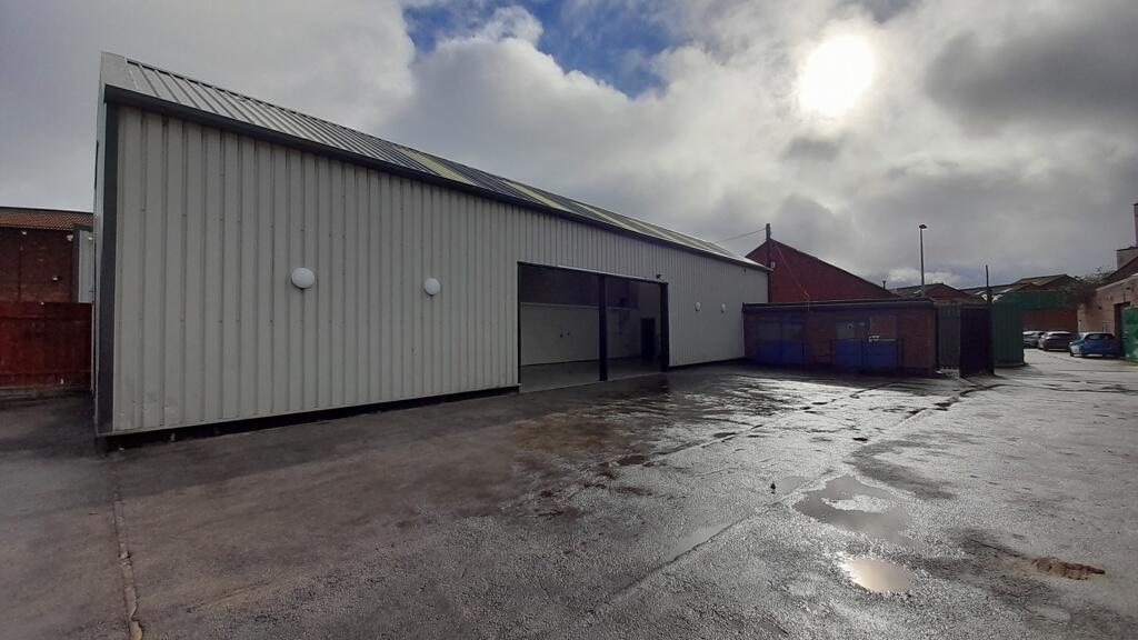 Main image of property: 1 Alma Street, Hull, East Riding Of Yorkshire, HU9 1AW