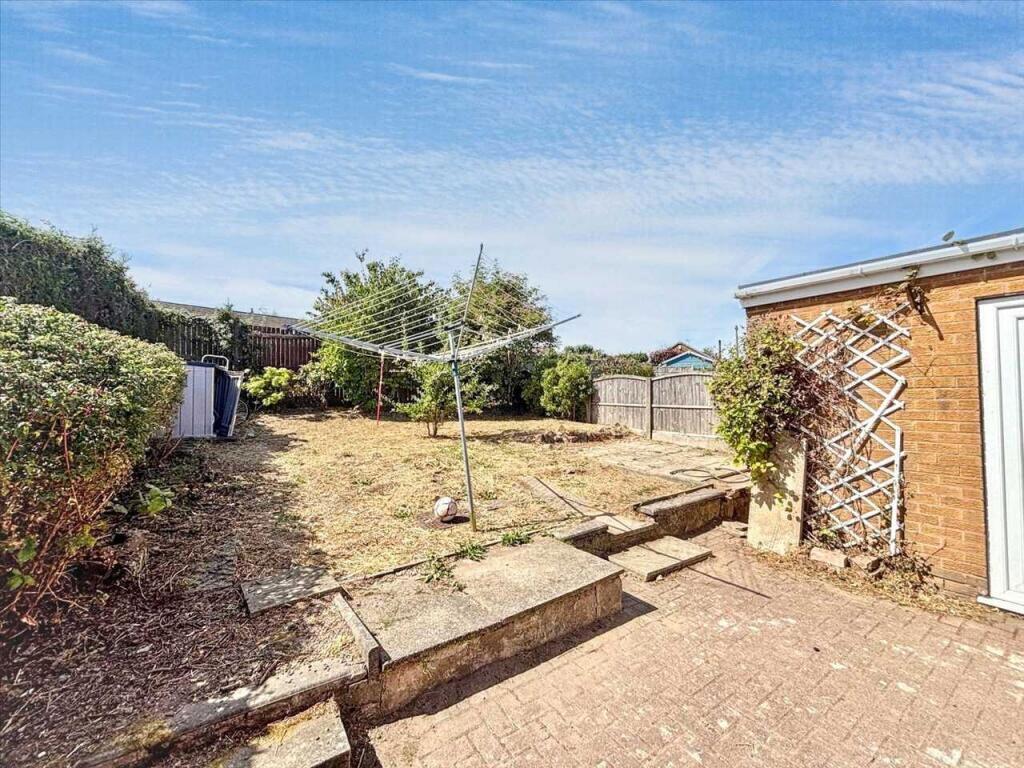 Avon Close, Kirkby-in-Ashfield, Nottingham, Nottinghamshire, NG17 9FP photo 3