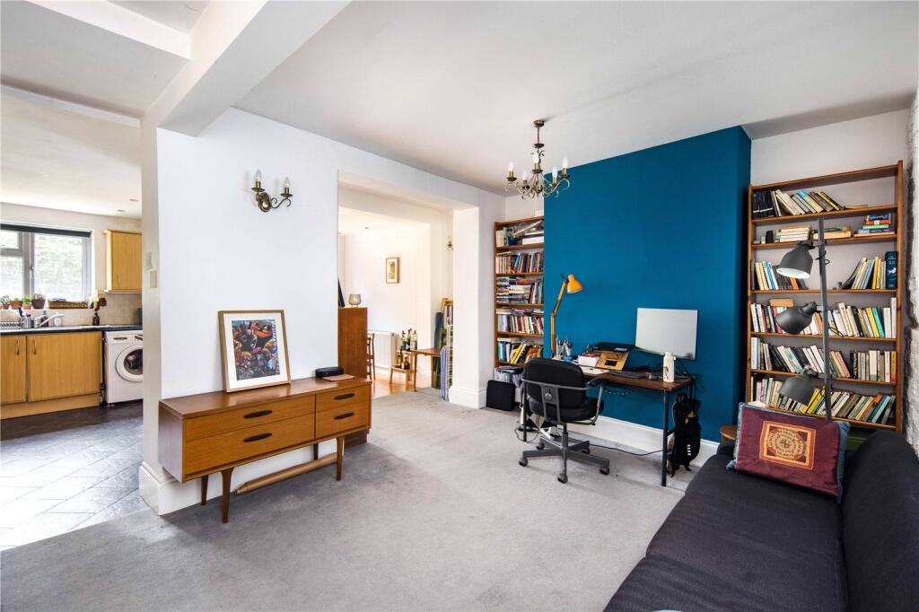 Holly Road, Wanstead, London, E11 - Więcej