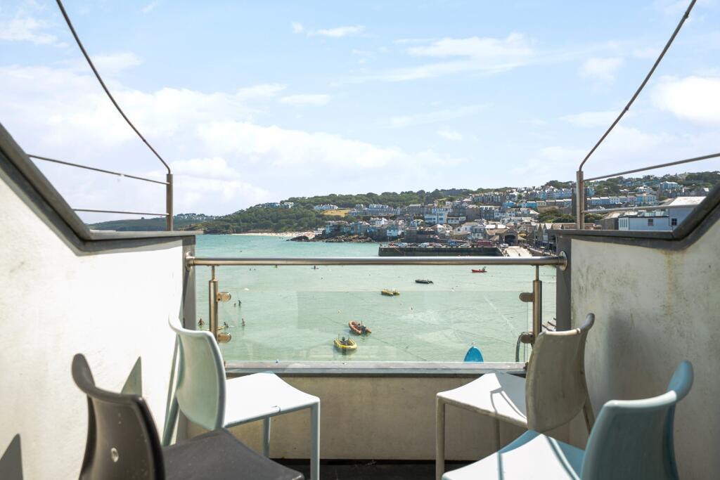 Apartment in Truro - More