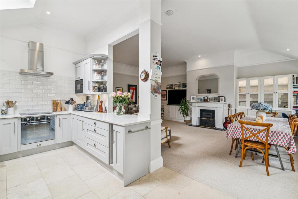 Apartment in London - View 4
